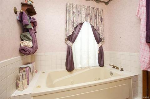 911 Parkway, Ballwin, MO 63011 photo 14