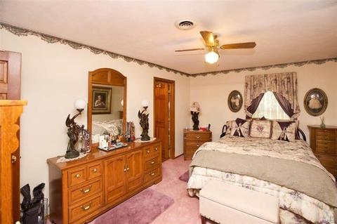 911 Parkway, Ballwin, MO 63011 photo 13
