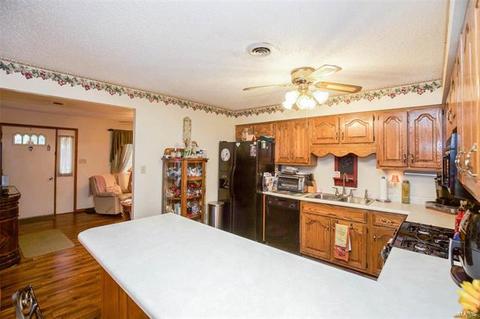 911 Parkway, Ballwin, MO 63011 photo 8