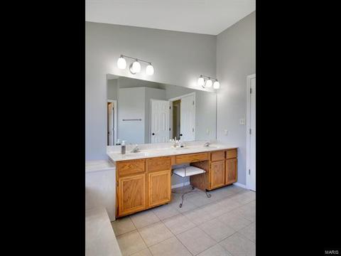 248 E Governor, Saint Charles, MO 63301 photo 24
