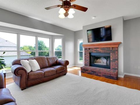 248 E Governor, Saint Charles, MO 63301 photo 10