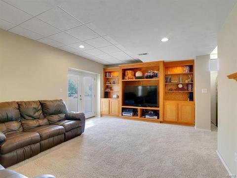 248 E Governor, Saint Charles, MO 63301 photo 33