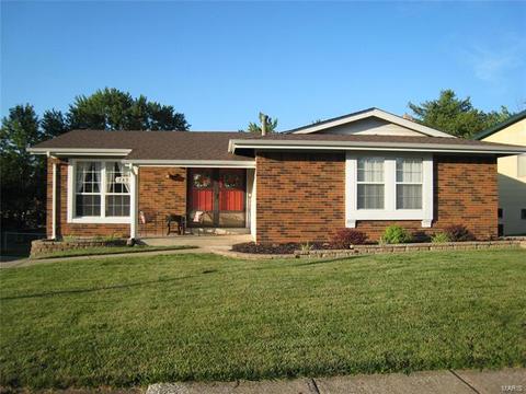 749 Woodrun Dr, Ballwin, MO 63021 photo 1