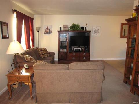 749 Woodrun Dr, Ballwin, MO 63021 photo 4