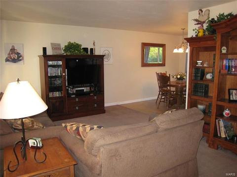 749 Woodrun Dr, Ballwin, MO 63021 photo 5