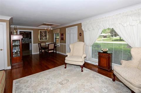 818 Crestland, Ballwin, MO 63011 photo 12