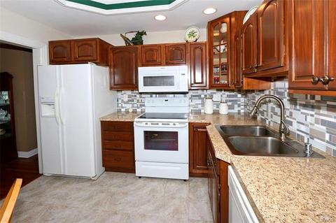 818 Crestland, Ballwin, MO 63011 photo 15