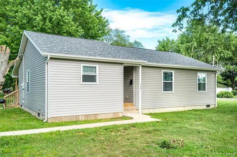 708 S Cherry St, Mount Olive, IL 62069 photo 1