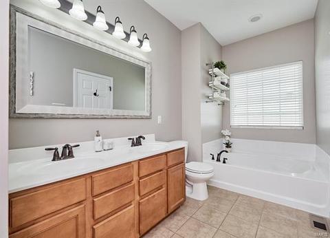 175 Fox Creek Dr, Wentzville, MO 63385 photo 22