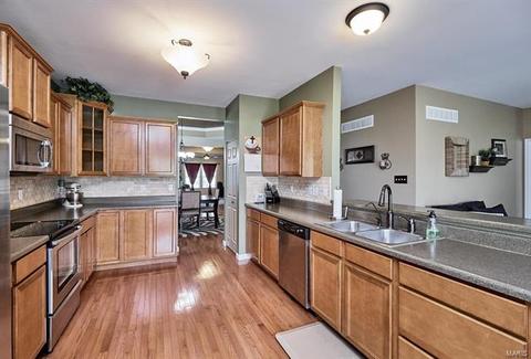 175 Fox Creek Dr, Wentzville, MO 63385 photo 8