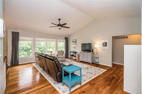 10 Mccluer Ct, O'fallon, MO 63368 photo 4