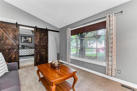 102 Hollyleaf Dr, Ballwin, MO 63021 photo 10