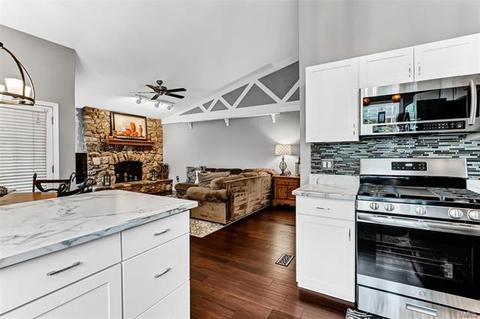 102 Hollyleaf Dr, Ballwin, MO 63021 photo 14