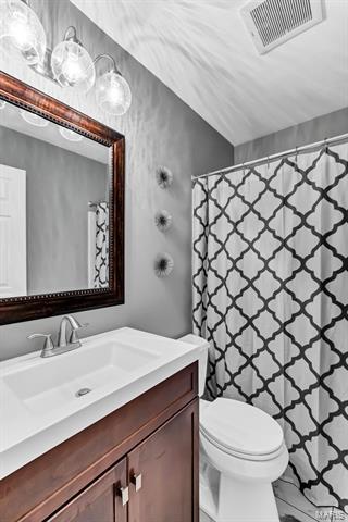102 Hollyleaf Dr, Ballwin, MO 63021 photo 27