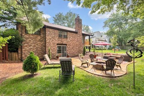 102 Hollyleaf Dr, Ballwin, MO 63021 photo 3