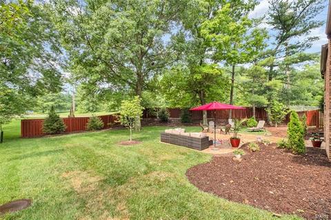 102 Hollyleaf Dr, Ballwin, MO 63021 photo 4
