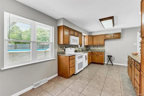 13 Green Oak Ct, O'fallon, MO 63366 photo 16