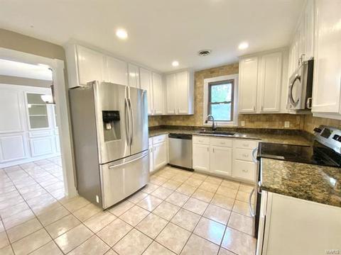 202 Donald Dr, O'fallon, MO 63366 photo 3