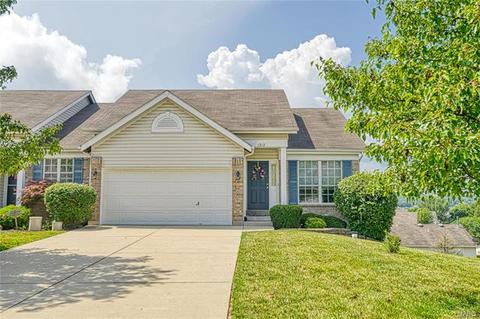 1212 Hunters Chase Dr, Eureka, MO 63025 photo 2