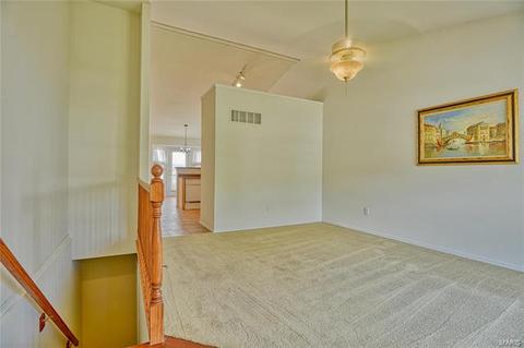 1212 Hunters Chase Dr, Eureka, MO 63025 photo 4