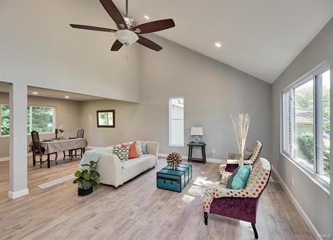 915 Parma, Ballwin, MO 63021 photo 4