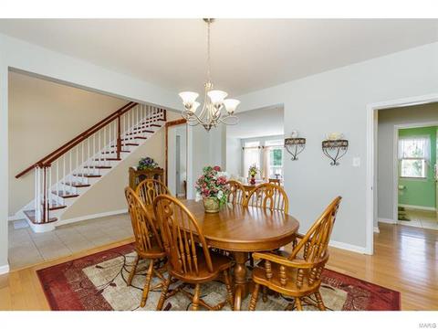 1004 Pearview Dr, Saint Peters, MO 63376 photo 9
