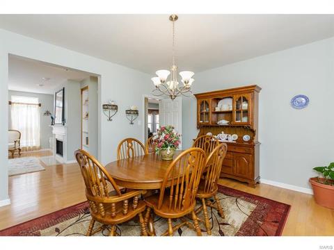 1004 Pearview Dr, Saint Peters, MO 63376 photo 7