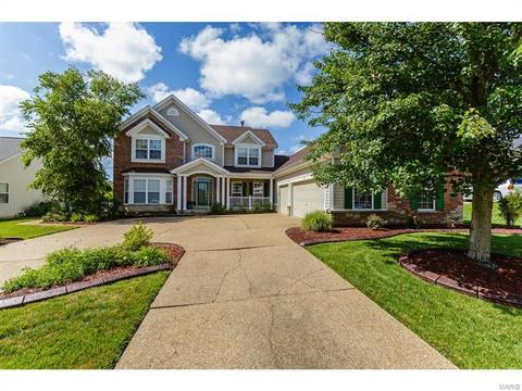 1004 Pearview Dr, Saint Peters, MO 63376 photo 2