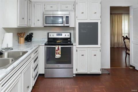 1310 Rusticview Dr, Ballwin, MO 63011 photo 17