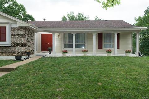 1310 Rusticview Dr, Ballwin, MO 63011 photo 4