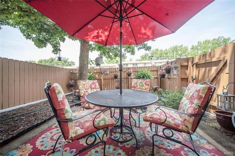 122 Carmel Woods Dr, Ellisville, MO 63021 photo 9