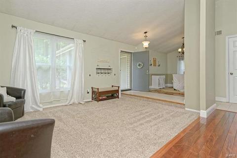138 Hollyleaf, Ballwin, MO 63021 photo 4
