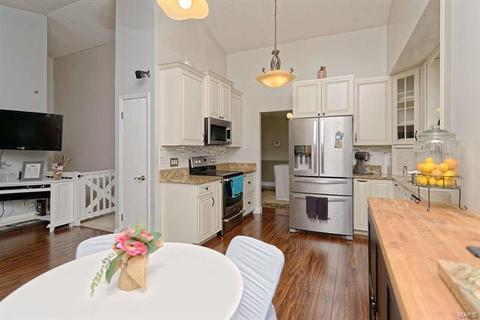 138 Hollyleaf, Ballwin, MO 63021 photo 8