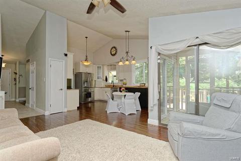 138 Hollyleaf, Ballwin, MO 63021 photo 3