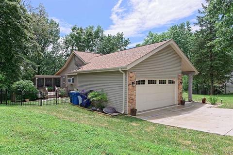 138 Hollyleaf, Ballwin, MO 63021 photo 2