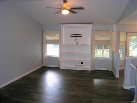 867 Molloy Dr, O'fallon, MO 63366 photo 4