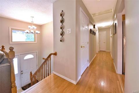 21 Muir St, Eureka, MO 63025 photo 2