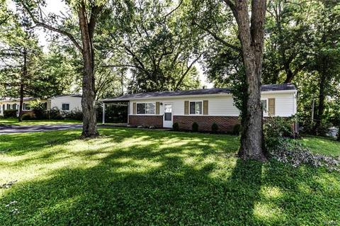 241 Ramsey Ln, Ballwin, MO 63021 photo 2