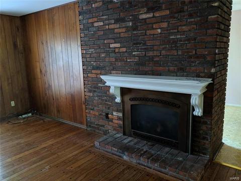 7 Hideaway Ln, Ballwin, MO 63011 photo 2