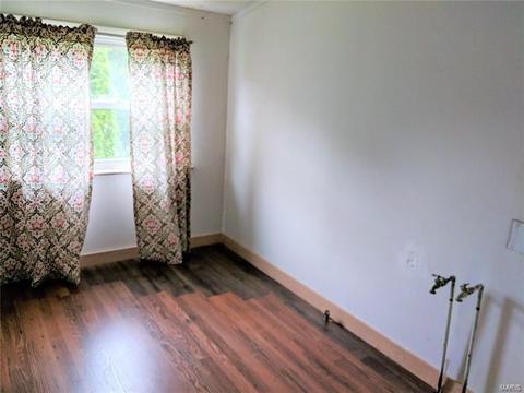 3615 Dixie Dr, Saint Ann, MO 63074 photo 7