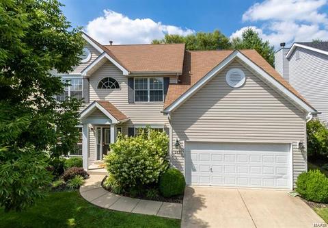 267 Arbor Trails Dr, Ballwin, MO 63021 photo 2
