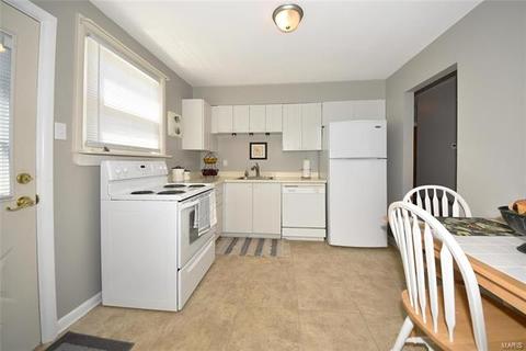 440 Bush Dr, Ballwin, MO 63021 photo 9