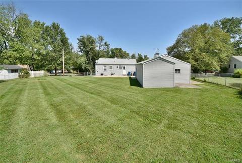 440 Bush Dr, Ballwin, MO 63021 photo 3