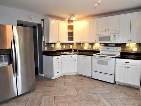103 Carmel Woods, Ellisville, MO 63021 photo 2
