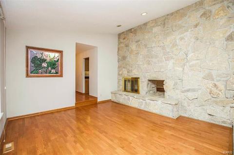 1 Summit Sta, Saint Charles, MO 63303 photo 4