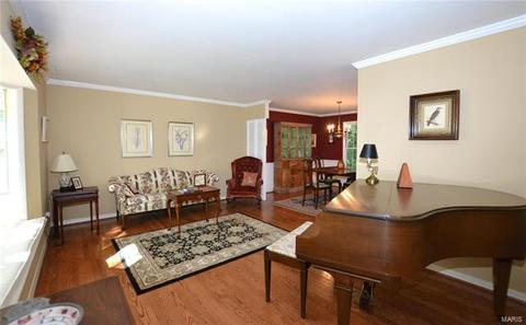 970 Century Oaks Dr, Manchester, MO 63021 photo 2