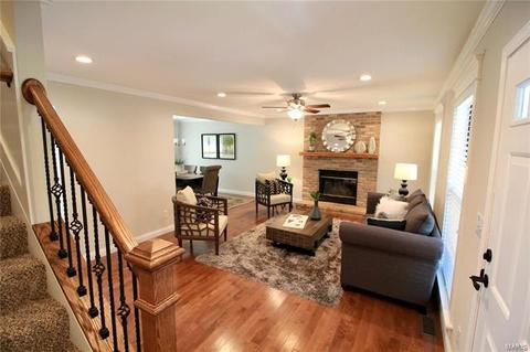 1445 Greenfield Crossing Ct, Ballwin, MO 63021 photo 2