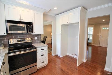 1445 Greenfield Crossing Ct, Ballwin, MO 63021 photo 9