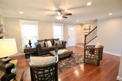 1445 Greenfield Crossing Ct, Ballwin, MO 63021 photo 3