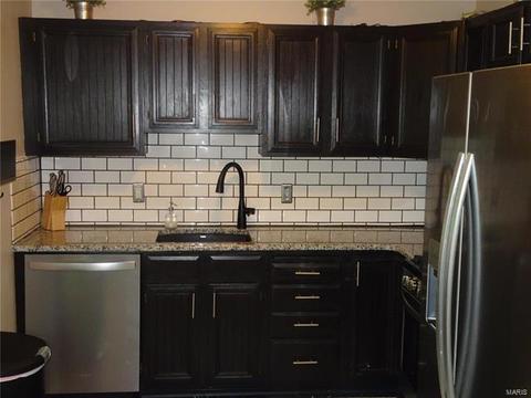 1016 Trianon, Ballwin, MO 63011 photo 3